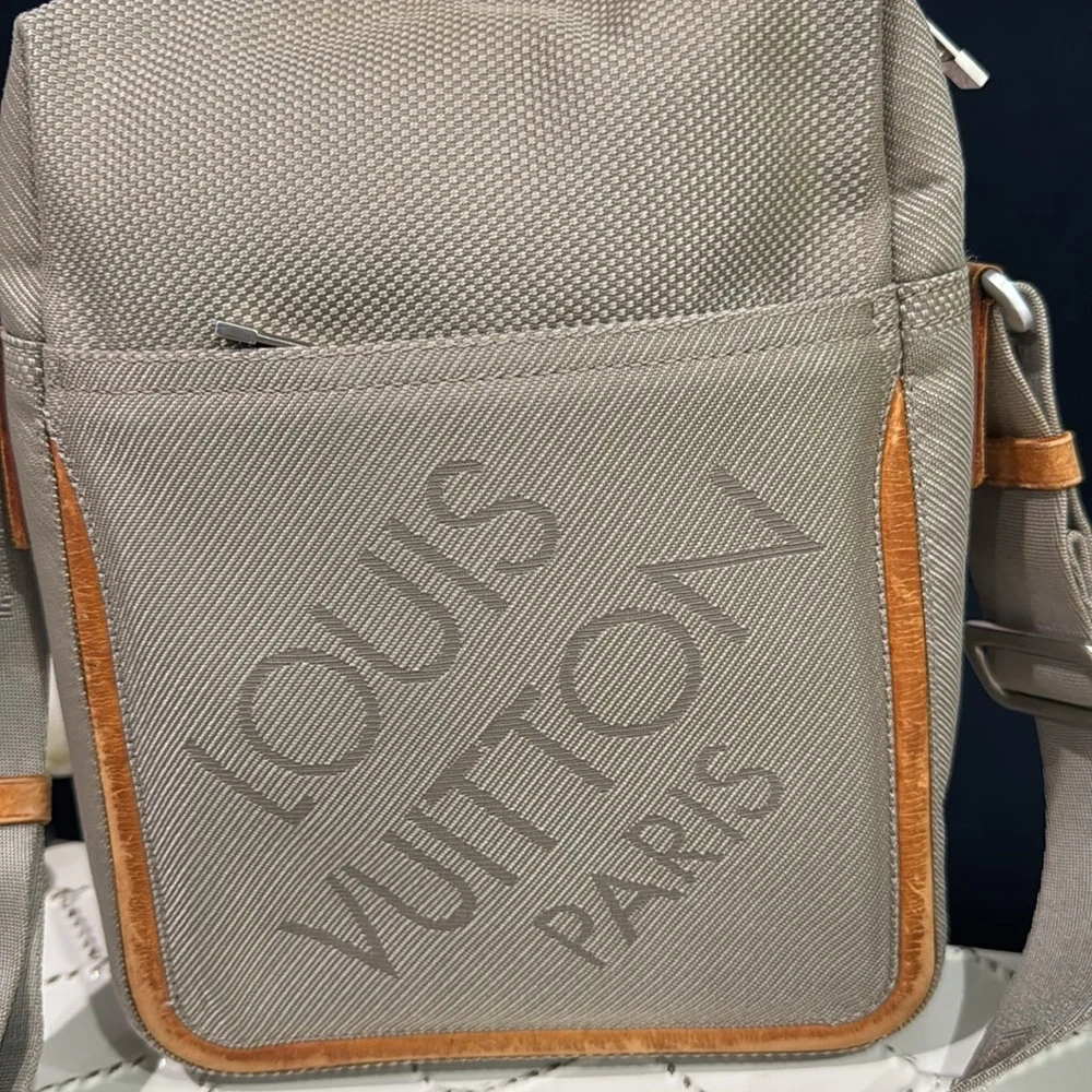 🔥SALE PRICE🔥🩶Louis Vuitton Unisex Damier Geant Citadan Shoulder Bag - Picture 9 of 17